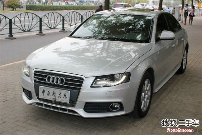 奥迪A4L2012款2.0TFSI 标准型