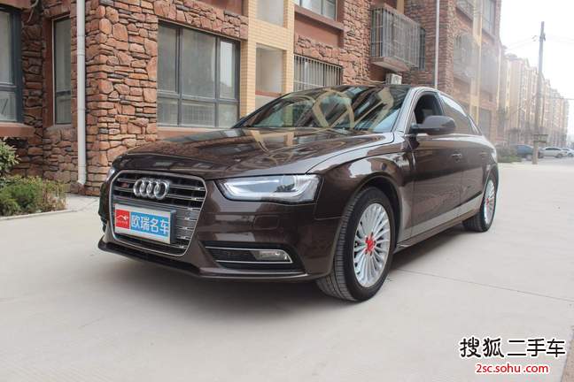 奥迪A4L2013款40 TFSI quattro个性运动型