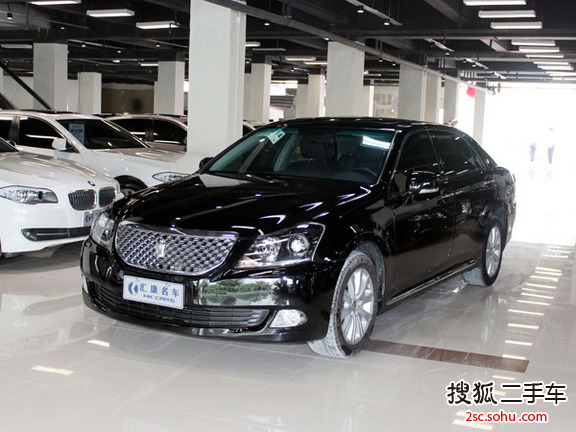 丰田皇冠2011款2.5L Royal 真皮天窗特别版