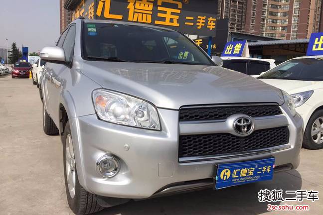 丰田RAV42011款2.4L 手动四驱豪华版 