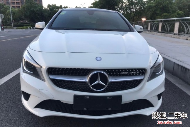 奔驰GLA级2016款GLA 220 4MATIC 豪华型