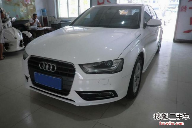 奥迪A4L2013款35 TFSI 自动舒适型