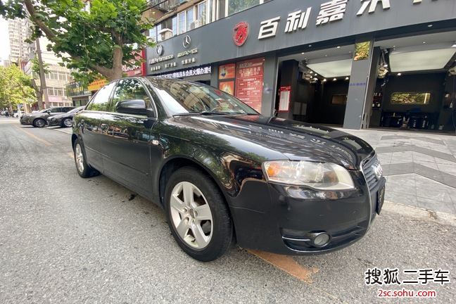 奥迪A42007款新A4 1.8T 手自一体舒适型