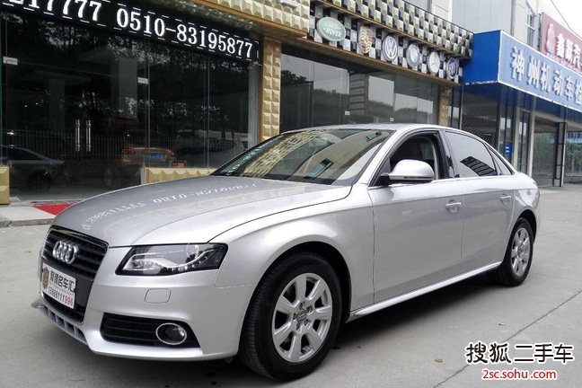 奥迪A4L2011款2.0TFSI 标准型