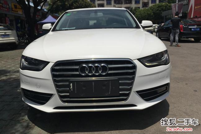 奥迪A4L2012款2.0TFSI 豪华型