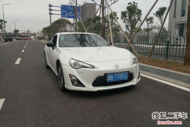 丰田862013款2.0L 自动豪华型 