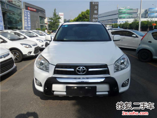 丰田RAV42011款2.4L 自动四驱至臻导航版 