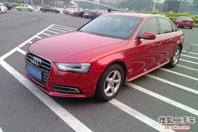 奥迪A4L2013款35 TFSI(2.0T)自动舒适型