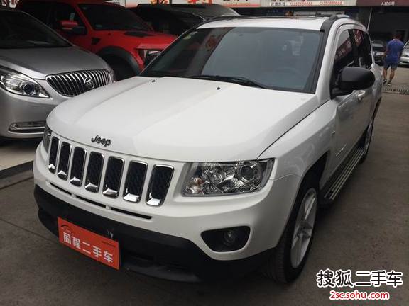 Jeep指南者2012款2.4 豪华导航版