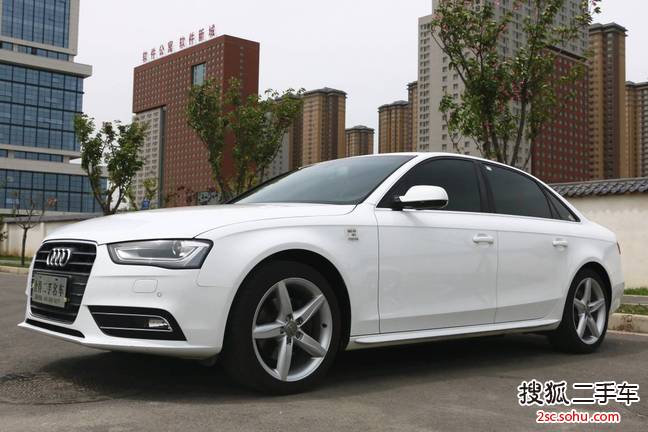 奥迪A4L2015款35 TFSI 自动标准型