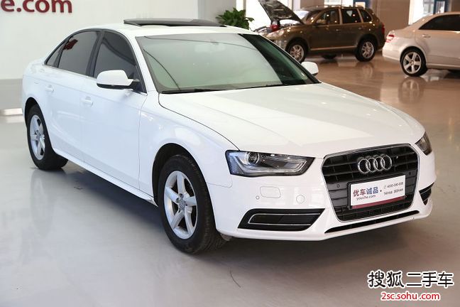 奥迪A4L2013款35 TFSI(2.0T)自动标准型