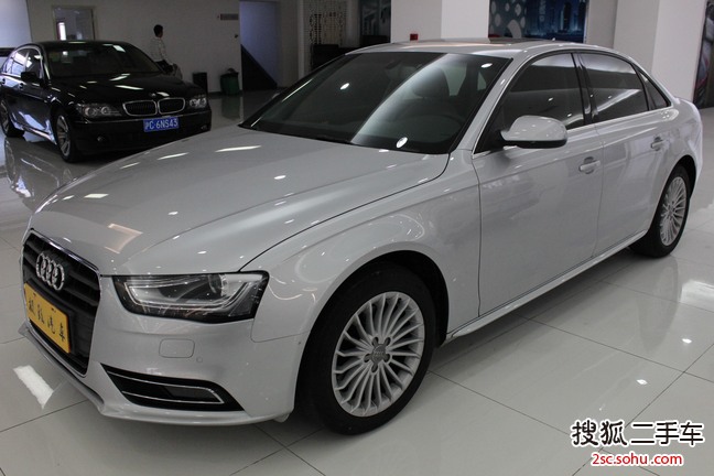 奥迪A4L2013款40 TFSI quattro运动型