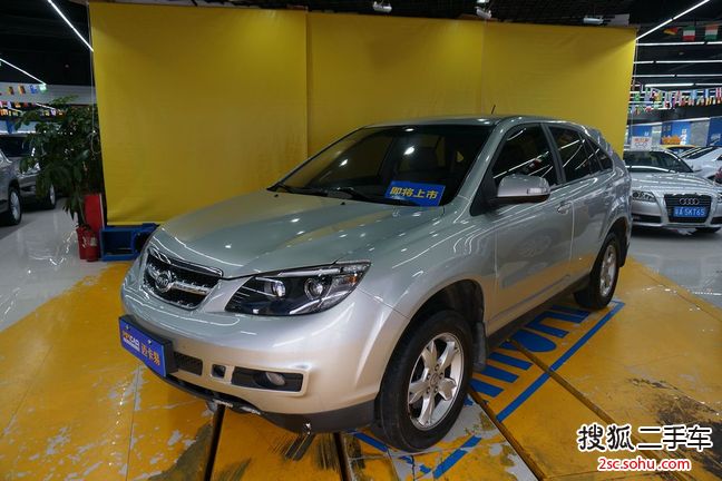 比亚迪S6-2012款 2.0L MT 豪华型