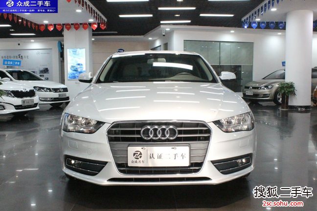 奥迪A4L2013款30 TFSI 自动舒适型