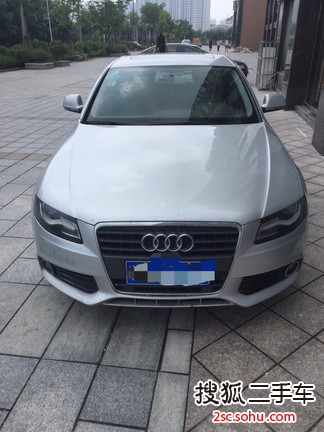 奥迪A4L2012款2.0TFSI 标准型