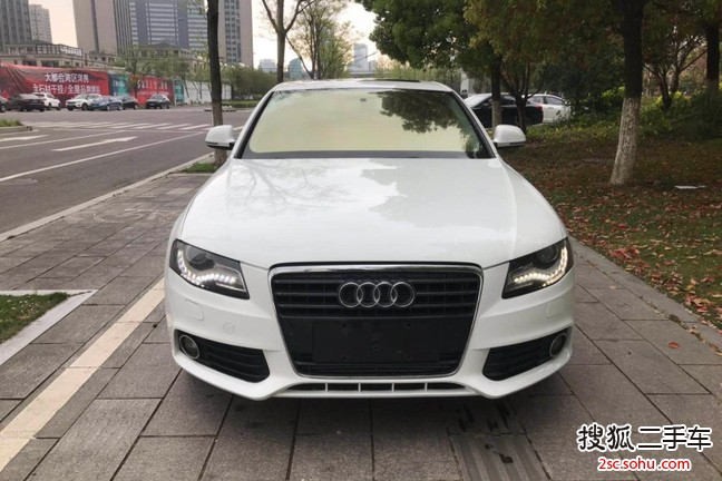 奥迪A4L2011款2.0TFSI 舒适型