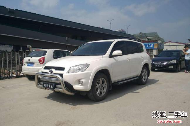 丰田RAV42011款2.0L 自动豪华版