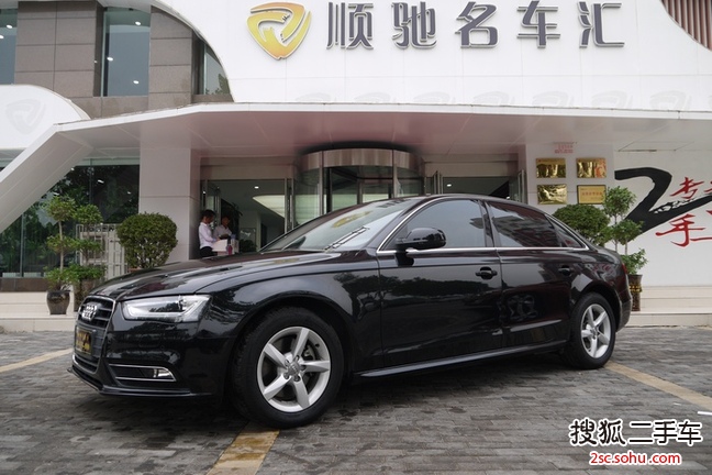 奥迪A4L2013款35 TFSI(2.0T)自动标准型