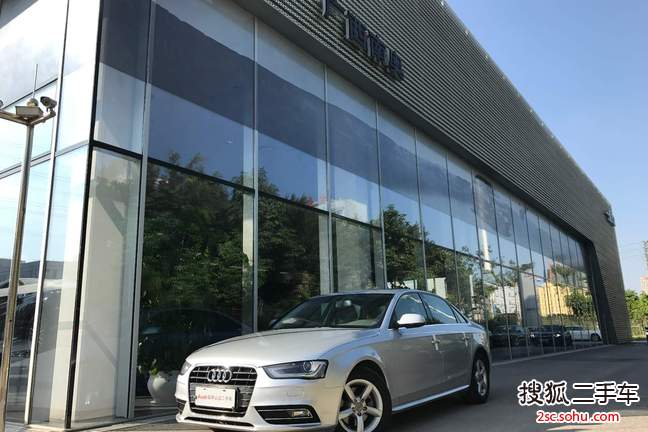 奥迪A4L2012款2.0TFSI 标准型