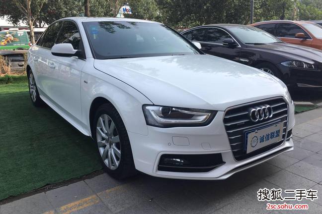 奥迪A4L2013款40 TFSI quattro个性运动型