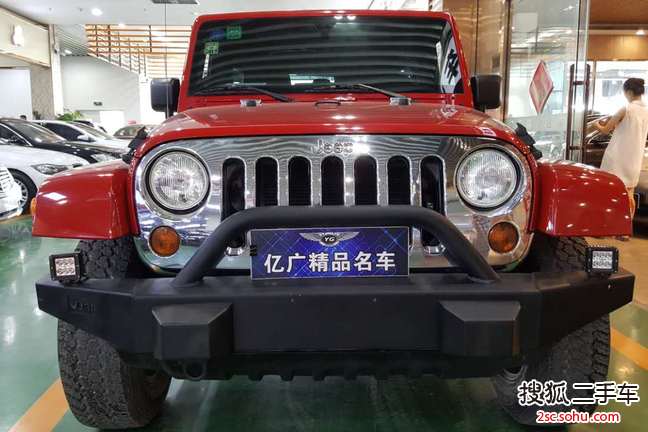 Jeep牧马人四门版2011款3.8L 撒哈拉