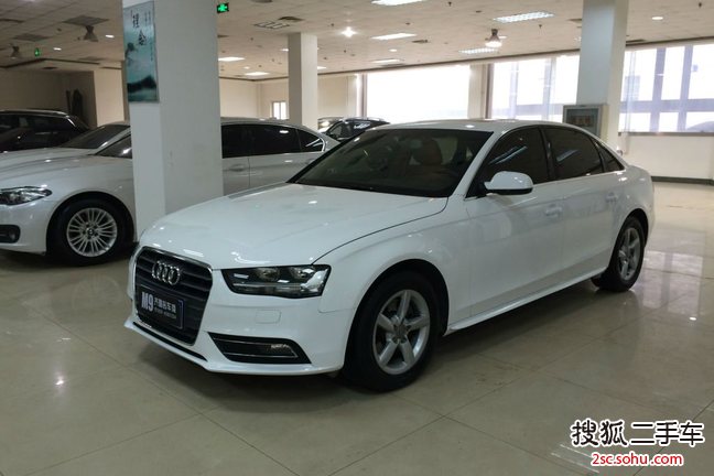 奥迪A4L2013款30 TFSI 自动舒适型