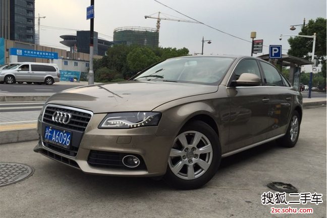 奥迪A4L2012款2.0TFSI 标准型