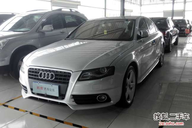 奥迪A4L2010款2.0TFSI 运动型