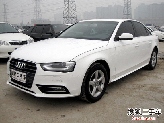 奥迪A4L2013款35 TFSI(2.0T)自动舒适型