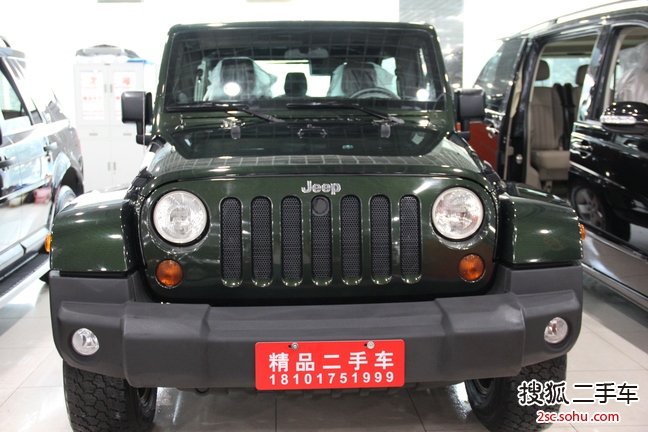 Jeep牧马人四门版2011款3.8L 罗宾汉