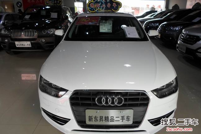 奥迪A4L2013款30 TFSI 自动舒适型