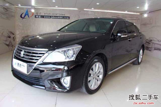 丰田皇冠2012款V6 2.5 Royal 导航版