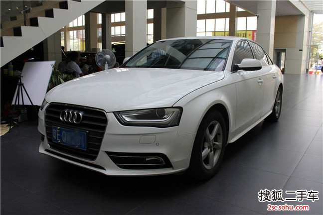 奥迪A4L2015款35 TFSI 自动标准型