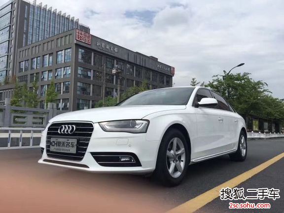 奥迪A4L2015款35 TFSI 自动标准型