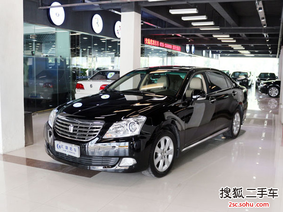 丰田皇冠2010款V6 3.0L Royal 真皮版 