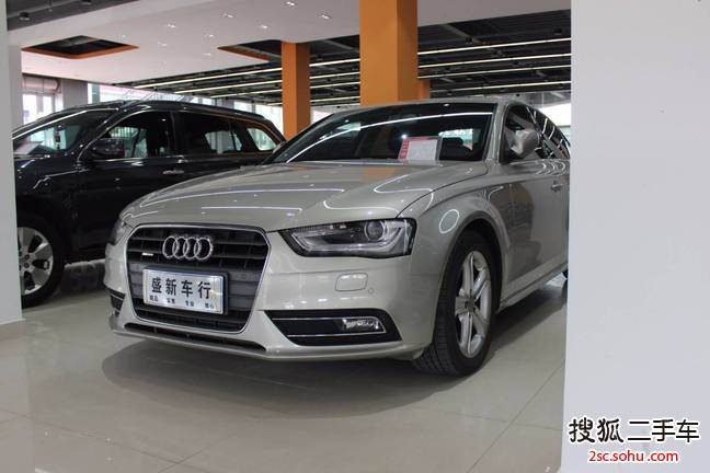 奥迪A4L2015款45 TFSI quattro个性运动型