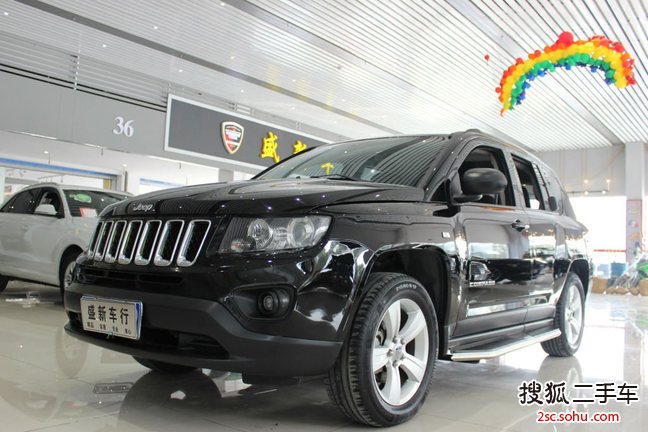 Jeep指南者2014款2.4L 四驱运动版