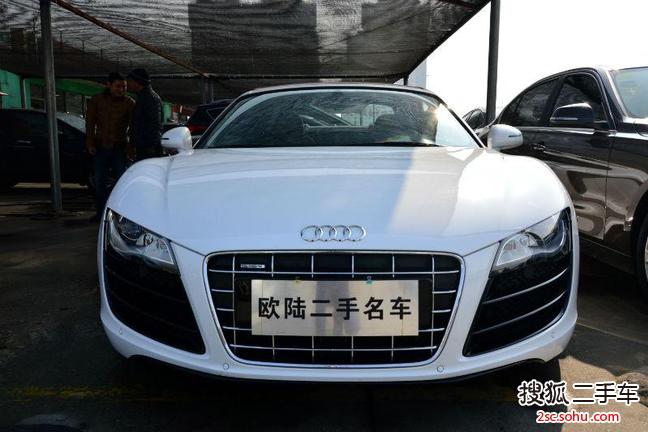 奥迪R82013款5.2 FSI quattro 中国专享版