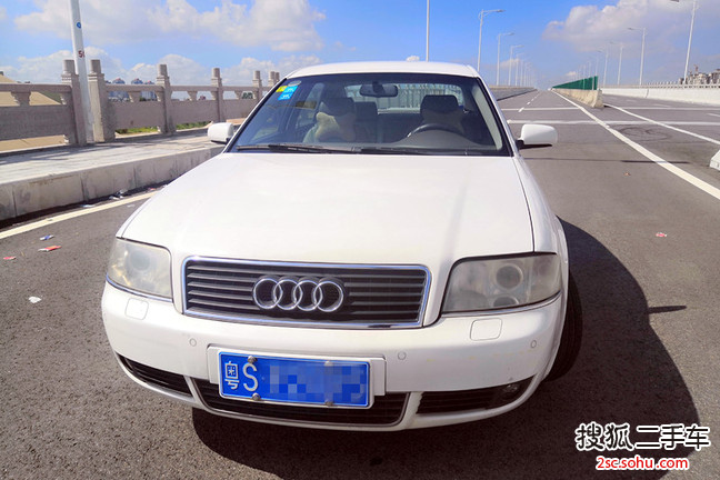 奥迪A62005款2.8i无级手动一体豪华行政版