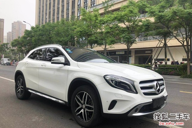 奔驰GLA级2016款GLA 220 4MATIC 时尚型