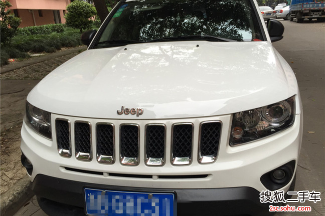 Jeep指南者2013款2.0L 两驱运动版