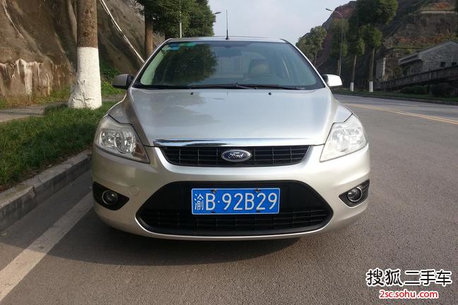 福特福克斯三厢2009款1.8L 自动豪华型