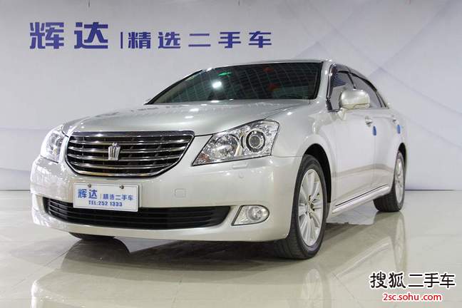 丰田皇冠2010款2.5L Royal 真皮天窗版 