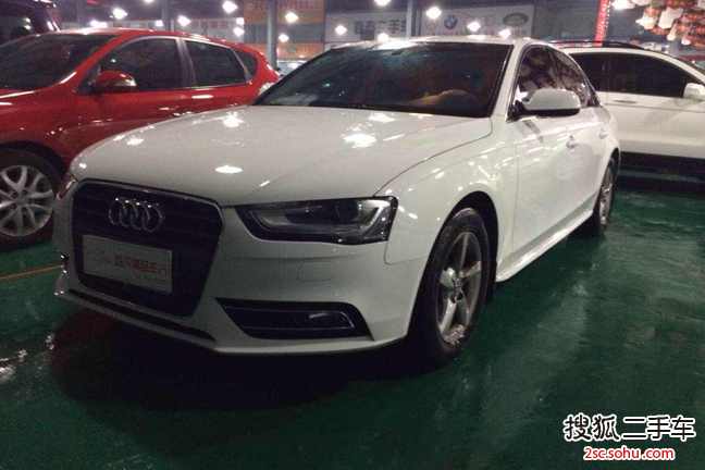 奥迪A4L2013款30 TFSI 自动舒适型