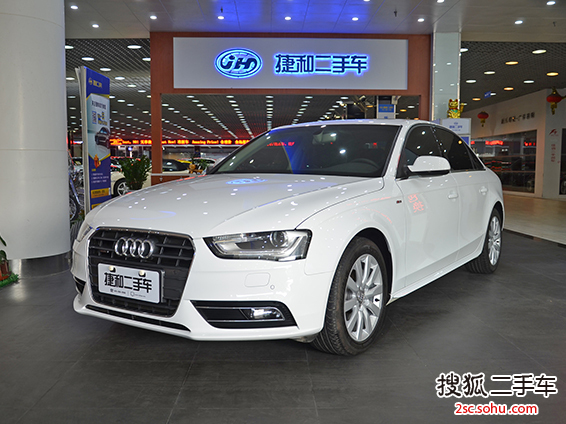 奥迪A4L2013款40 TFSI quattro个性运动型