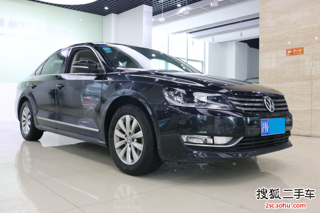 大众帕萨特2013款1.8TSI DSG尊荣版