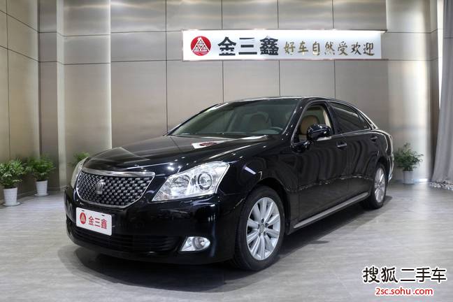 丰田皇冠2010款2.5L Royal 真皮天窗版 