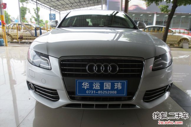 奥迪A4L2012款2.0TFSI 技术型