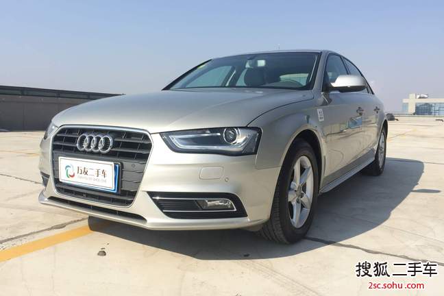 奥迪A4L2015款30 TFSI 自动舒适型