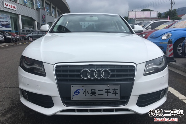 奥迪A4L2011款2.0TFSI 豪华型